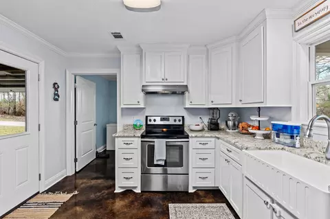 Kitchen - 18 L Williamson Rd, Sumrall, MS 39482 photo 2 of 5