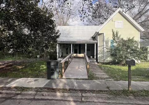 612 Jackson Ave, Columbia, MS 39429