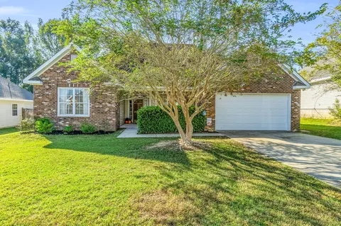 9 Stratford Ct, Hattiesburg, MS 39402