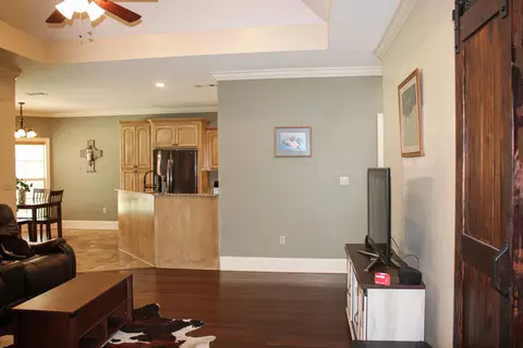 Living - 41 Pleasant Hl, Sumrall, MS 39482 photo 3 of 5