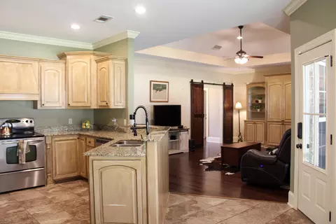 Living - 41 Pleasant Hl, Sumrall, MS 39482 photo 5 of 5