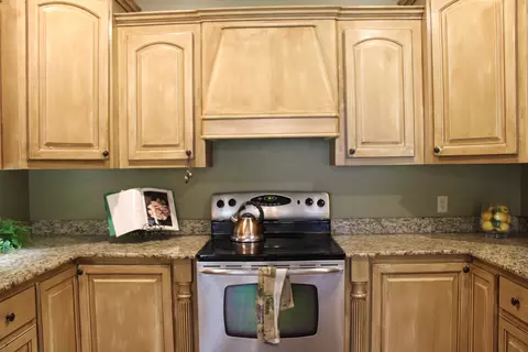 Kitchen - 41 Pleasant Hl, Sumrall, MS 39482 photo 3 of 4