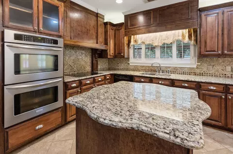 Kitchen - 38 Hidden Acres, Laurel, MS 39443 photo 2 of 2