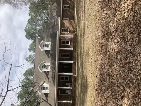 1426 Elks Lake Rd, Hattiesburg, MS 39401