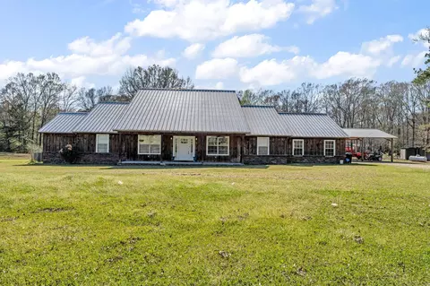 29 Maudie Robinson Rd, Ellisville, MS 39437
