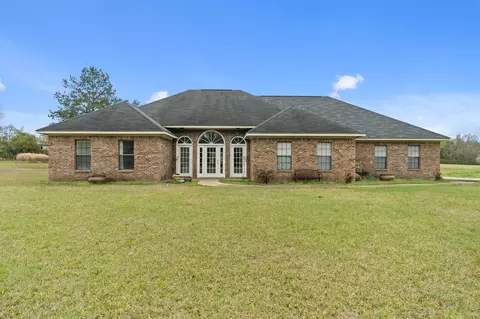 12 Garris Dr, Richton, MS 39476