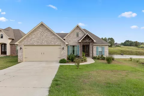 21 Highland Village Dr, Ellisville, MS 39437