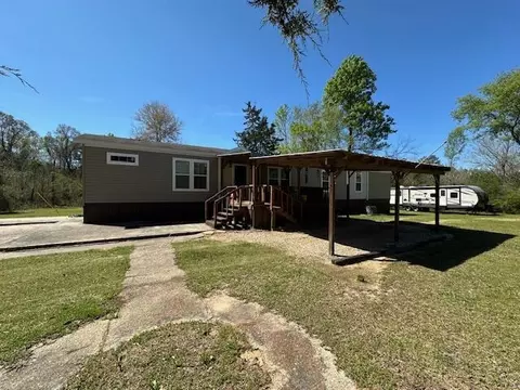 18 Regan Rd, Foxworth, MS 39483
