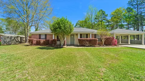 28 Oakwood Dr, Petal, MS 39465