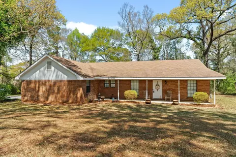 1072 Eatonville Rd, Hattiesburg, MS 39401