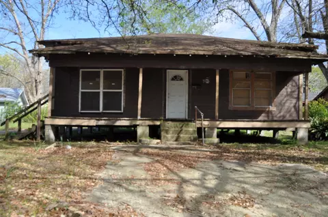 601 S 4th Ave, Laurel, MS 39440 photo 1
