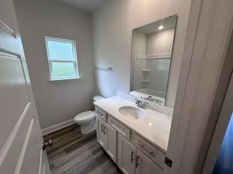 Bath - 33 Whistlestop, Sumrall, MS 39482 photo 2 of 3