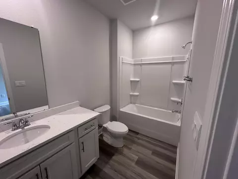 Bath - 33 Whistlestop, Sumrall, MS 39482 photo 3 of 3