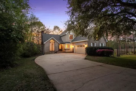 1052 Conley Cir, Ocean Springs, MS 39564