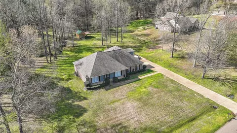 Exterior - 117 Stratford Dr, Brandon, MS 39042 photo 10 of 12