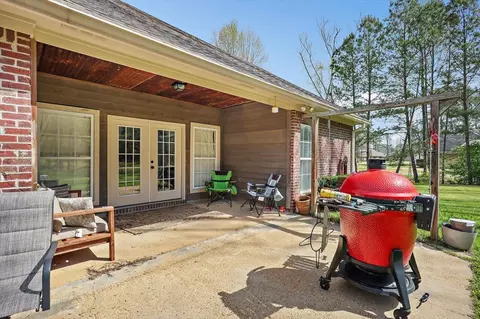 Exterior - 117 Stratford Dr, Brandon, MS 39042 photo 3 of 12