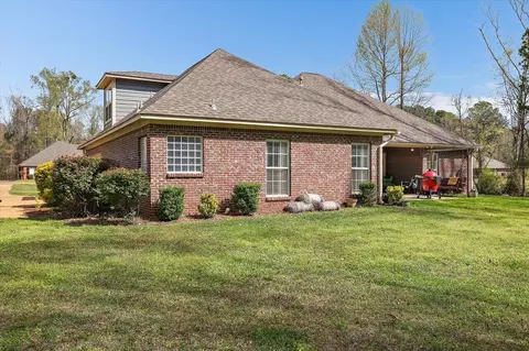 Exterior - 117 Stratford Dr, Brandon, MS 39042 photo 6 of 12