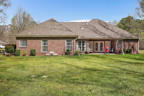 Exterior - 117 Stratford Dr, Brandon, MS 39042 photo 5 of 12