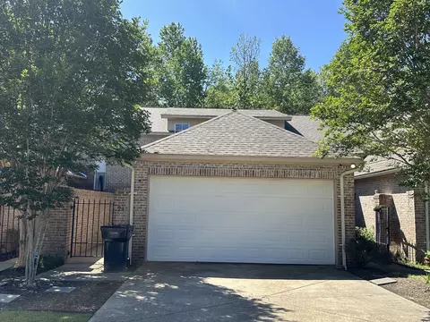 24 Riviera Dr, Hattiesburg, MS 39402