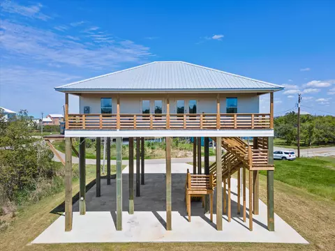 4135 S Nassau St, Bay St. Louis, MS 39520
