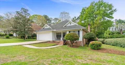 5 Edinburgh Cir, Hattiesburg, MS 39401