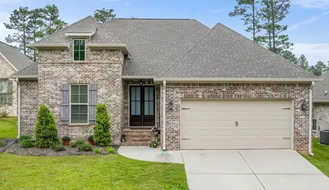 56 Waverly Ct, Hattiesburg, MS 39402