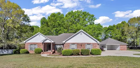 14 Quail Hollow Dr, Hattiesburg, MS 39402