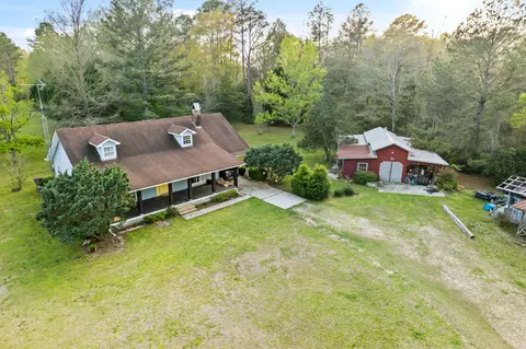 575 Pine Burr Rd, Lumberton, MS 39455