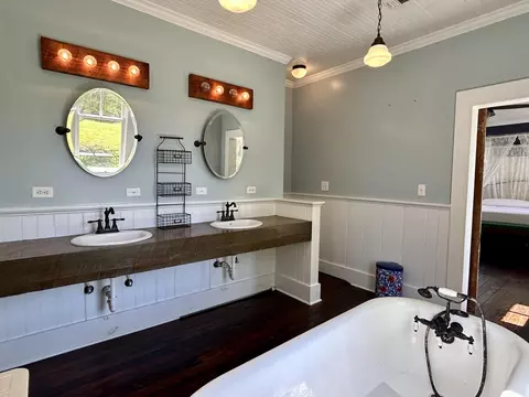 Bath - 58 Hart Rd, Sandy Hook, MS 39478 photo 3 of 4