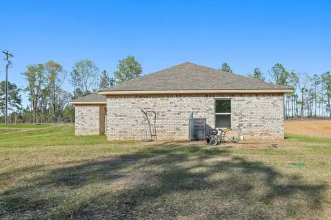Exterior - 279 Anse Reed Rd, Magee, MS 39111 photo 5 of 26