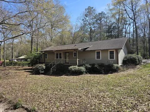 1434 W College Ave, Wiggins, MS 39577