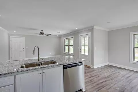 Kitchen - 1413 Scr 66 Rd, Mize, MS 39116 photo 4 of 5