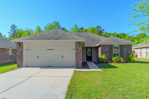 92 Hawthorne Dr, Hattiesburg, MS 39402