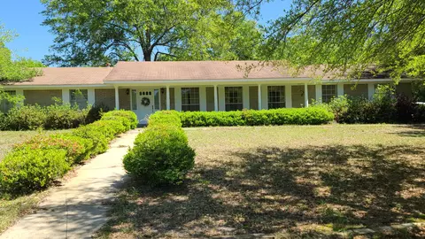 1038 Bunton Rd, Hattiesburg, MS 39402