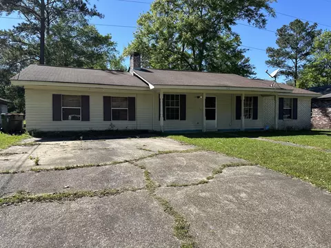 720 Longstreet Dr, Hattiesburg, MS 39401
