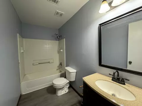 Bath - 21 Freeman Rd, Laurel, MS 39443 photo 2 of 2