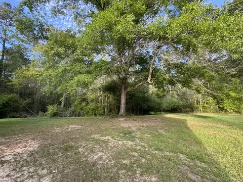 Exterior - 21 Freeman Rd, Laurel, MS 39443 photo 9 of 10