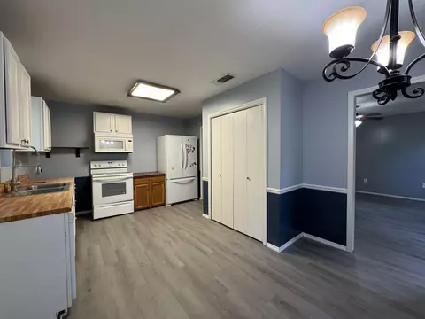 Exterior - 21 Freeman Rd, Laurel, MS 39443 photo 5 of 10