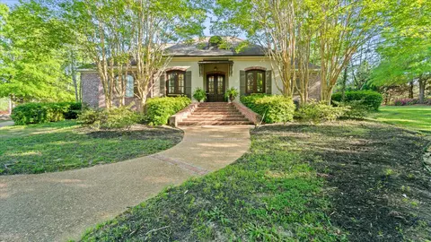67 Dover, Hattiesburg, MS 39401