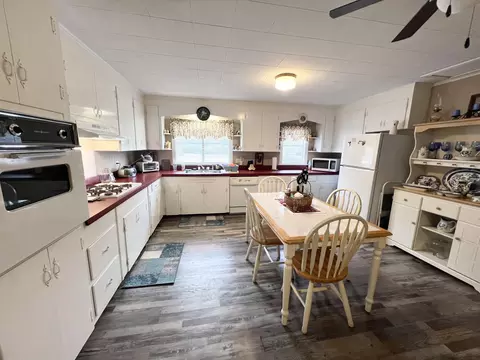 Kitchen - 267 Stringer Rd, Columbia, MS 39429 photo 1 of 4