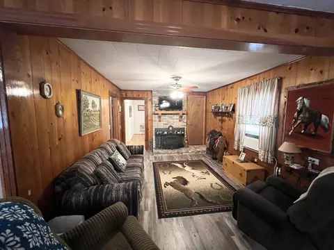 Living - 267 Stringer Rd, Columbia, MS 39429 photo 2 of 6