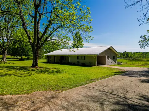 52 Hendry Rd, Bay Springs, MS 39422
