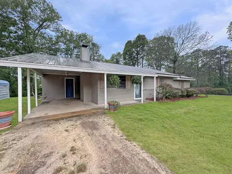 235 John L May Rd, Mendenhall, MS 39114