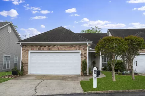 202 Georgetown Ln, Hattiesburg, MS 39402