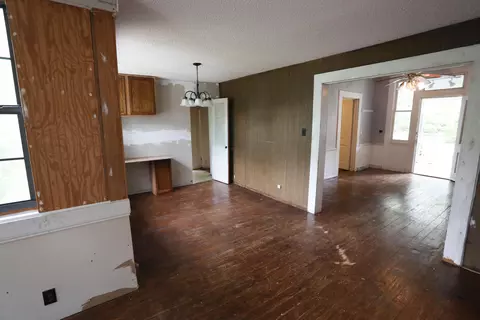 Living - 404 First St E, New Augusta, MS 39462 photo 1 of 2