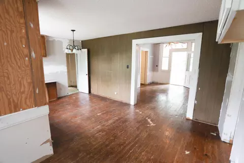 Living - 404 First St E, New Augusta, MS 39462 photo 2 of 2