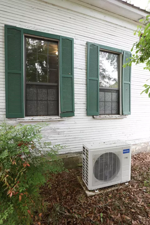 Exterior - 404 First St E, New Augusta, MS 39462 photo 14 of 15