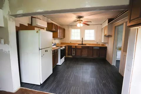 Kitchen - 404 First St E, New Augusta, MS 39462 photo 1 of 4