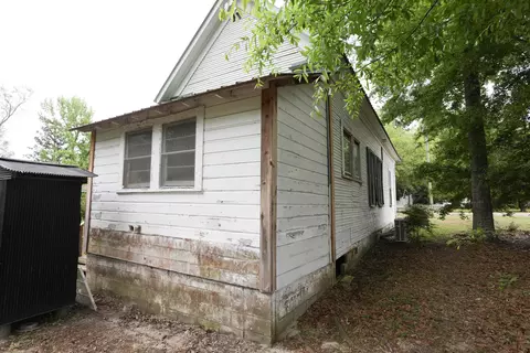 Exterior - 404 First St E, New Augusta, MS 39462 photo 13 of 15