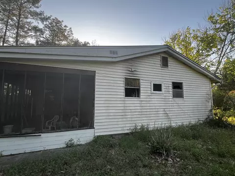 81 Gulledge Dr, Collins, MS 39428 photo 2